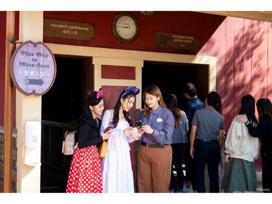 香港ディズニーランド・リゾート　ディズニー・プレミア・アクセス　アトラクションの優先利用パスで待ち時間を短縮！ ＜3または8つのアトラクション＞