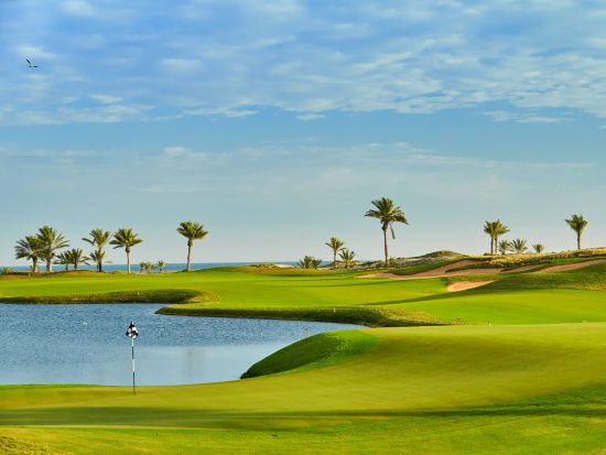 【ゴルフ場予約】サアディヤットビーチ・ゴルフクラブ（Saadiyat Beach Golf Club）*オプション：送迎／レンタルクラブ＆シューズ＜アブダビ発＞