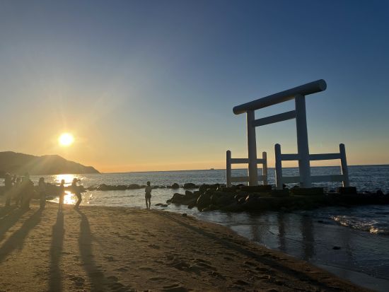 ハイヤー貸切日帰りツアー 糸島の絶景山をトレッキング！標高が低めだから初心者でも気軽に参加可能♪＜5.5時間／1日1組限定／福岡市・糸島市＞