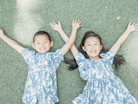 ハワイ　カジュアルフォト　最大6名までOK！家族旅行などの記念にピッタリ　選べるタウンフォトまたはビーチフォト＜平日限定／ワイキキ市内＞