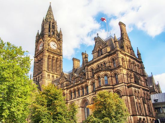 UK_Manchester_Town_Hall_shutterstock_268385231