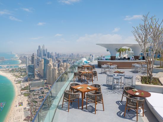 Address Beach Resort, floor 77 - 12