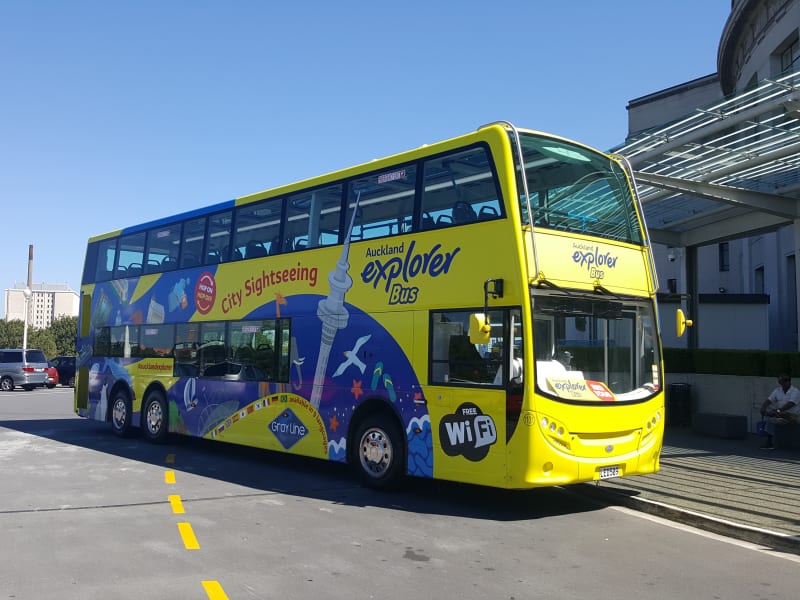 441049-auckland-explorer-bus-at-auckland-museum