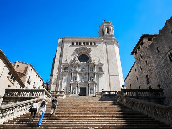 Spain_Girona_Cathedral_shutterstock_152629082