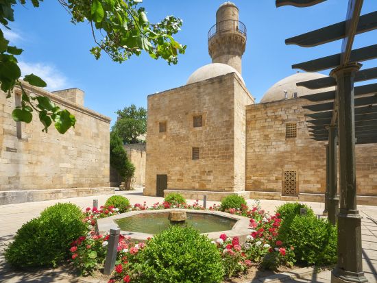 バクー市内観光ツアー 世界遺産シルヴァンシャー宮殿入場 伝統料理サジチの昼食付きプランあり ＜貸切／英語ガイド／半日または終日／バクー発＞