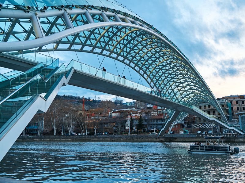 Georgia_Tbilisi_Peace Bridge_AdobeStock_565086404