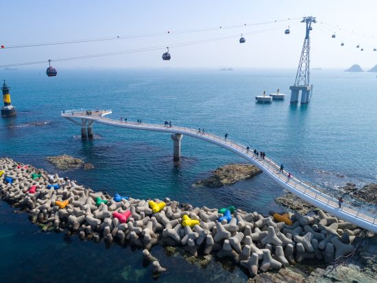 釜山フォトジェニック観光ツアー　海東龍宮寺＆海辺列車＆松島スカイウォーク＆甘川文化村 ＜1名参加OK／選べる出発地／英語ガイド＞