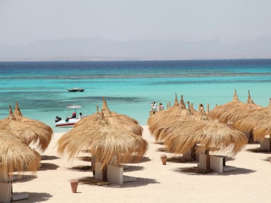 ギフトン島エデンアイランド1日ツアー　紅海の楽園で優雅なひとときを満喫＜混載／1日／英語ガイド／昼食付／ハルガダ発＞