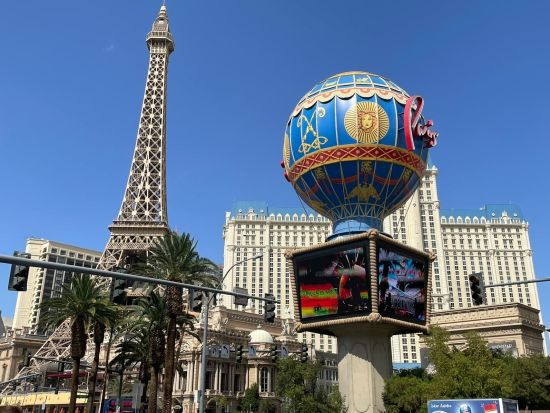 ウェルカム ラスベガス！市バス「デュース」で巡るストリップからフリーモント ウォーキングツアー＜90分／日本語ガイド＞