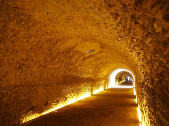 新幹線利用で30分！世界遺産タラゴナ1日観光ツアー　知識豊富な日本語ガイドとグラディエーターの地へ！ラス・ファレラス水道橋や絶景地中海のバルコニーも＜日本語＞