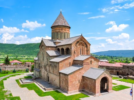 古代都市ムツヘタ＆城塞都市アナヌリ 1日観光ツアー　ジョージア料理のランチ付き＜貸切／日本語ガイド／6時間／トビリシ発＞