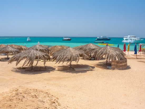 ギフトン島パラダイスアイランド1日ツアー　紅海沿岸の楽園でリラックス＆シュノーケリング体験＜昼食付き／英語／ハルガダ発＞