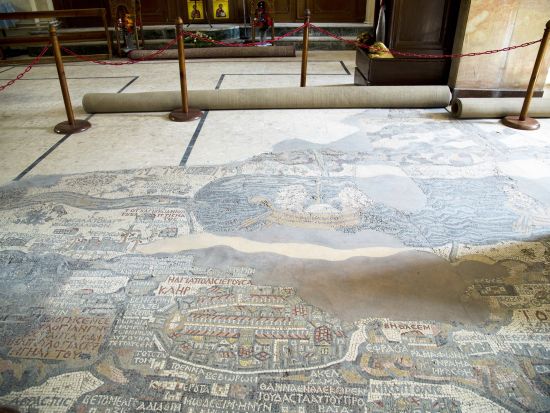 マダバ＋ネボ山＋死海1日観光＜貸切／英語or日本語／アンマン発着／昼食付＞