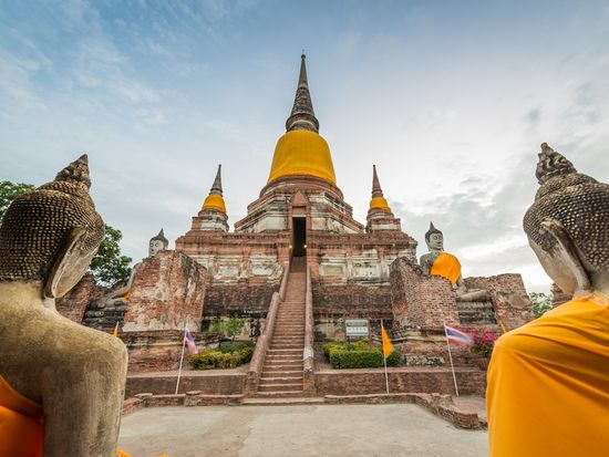 Thailand_Ayutthaya_Wat Yai Chai Mongkhon_shutterstock_291341348