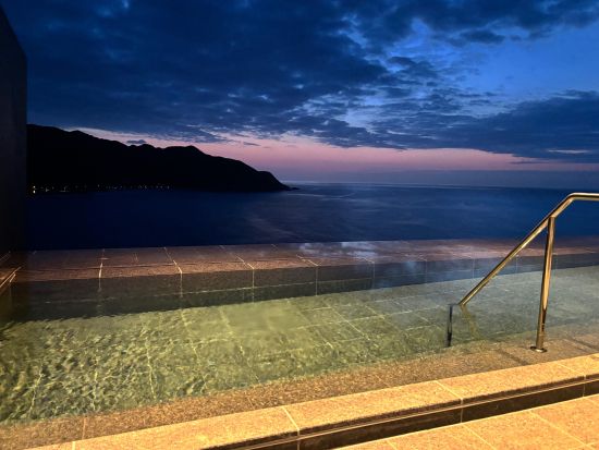 「奄美温泉 大和 ハナハナビーチリゾート」温泉1日利用　タオルセット・館内着・ロッカー等レンタル込み ＜大和村＞