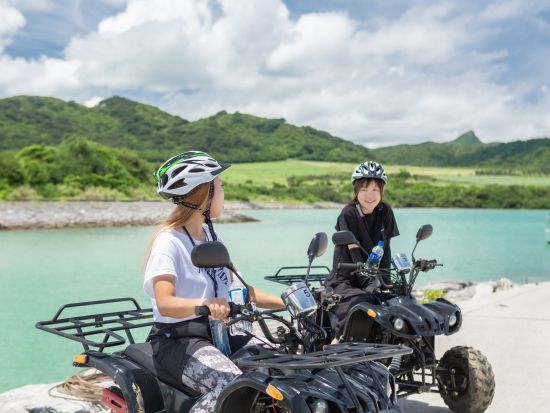 バギーツアー 東シナ海と太平洋を同時に眺められる石垣島の「くびれ」で大自然の美しさを堪能しながら冒険をするコース＜2時間／石垣市＞