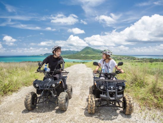 バギーツアー 東シナ海と太平洋を同時に眺められる石垣島の「くびれ」で大自然の美しさを堪能しながら冒険をするコース＜2時間／石垣市＞