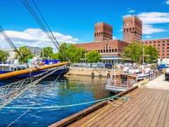 Norway_Oslo_City_Hall_shutterstock_320378477