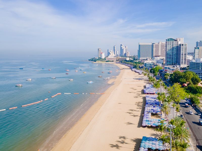 Thailand_Pattaya beach_pixta_108757899