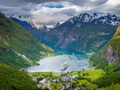 Norway_Geirangerfjord_AdobeStock_522610507