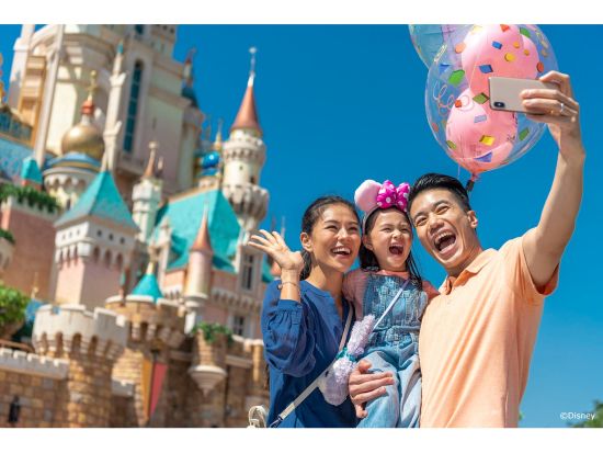 香港ディズニーランド・リゾート ⇔ 空港または市内ホテル　片道送迎サービス　パーク・チケットなどの各種オプションもご用意！ ＜貸切／日本語ガイド＞