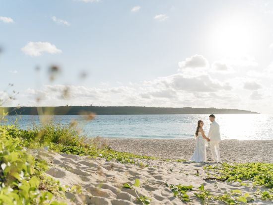 宮古島ウエディングフォトプラン 選べる4プランをご用意 抜群のロケーションで一生に一度の思い出を＜撮影データ・衣装・メイク・小物レンタル付／宮古島＞