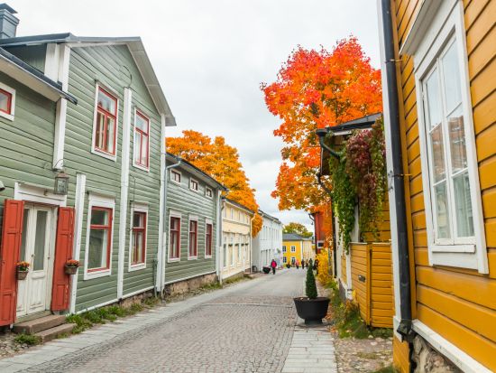シポーンコルピ国立公園ハイキング＆古都ポルヴォー 日帰り観光ツアー＜貸切／アウトドアランチ付／英語ガイド／ヘルシンキ発＞