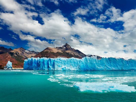 パタゴニア・ペリトモレノ氷河 遊歩道散策ツアー　息をのむような絶景を鑑賞！＜英語ガイド／エル・カラファテ発着＞