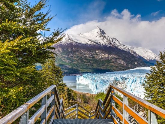 パタゴニア・ペリトモレノ氷河 遊歩道散策ツアー　息をのむような絶景を鑑賞！＜英語ガイド／エル・カラファテ発着＞
