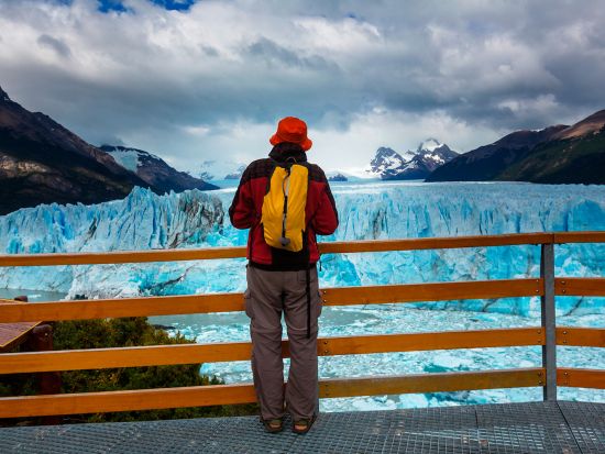 パタゴニア・ペリトモレノ氷河 遊歩道散策ツアー　息をのむような絶景を鑑賞！＜英語ガイド／エル・カラファテ発着＞