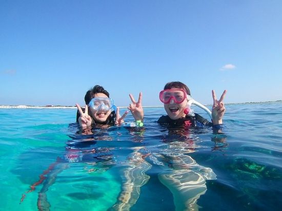 クルーザーチャーター シュノーケル、マリンスポーツやBBQなど自由にオプションを組み合わせてオリジナルツアー満喫！＜4時間or7時間／12名乗船可／宜野湾発＞