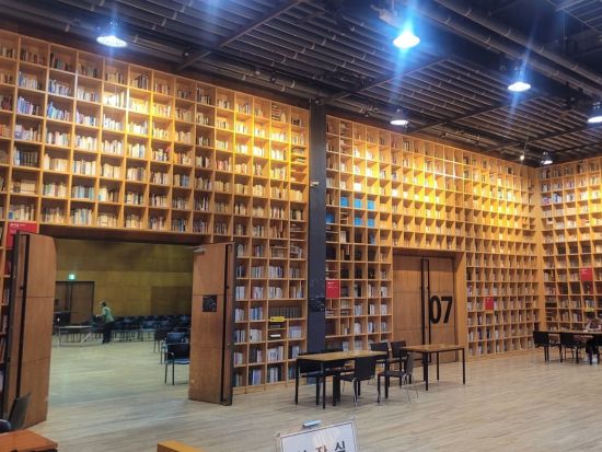 【貸切】南北境界線（DMZ）＋坡州（パジュ）観光ツアー　自由の橋＋オドゥ山統一展望台＋ヘイリ芸術村＋知恵の森＋マルトンドーナツ ＜定員6名／韓国語ドライバー＞