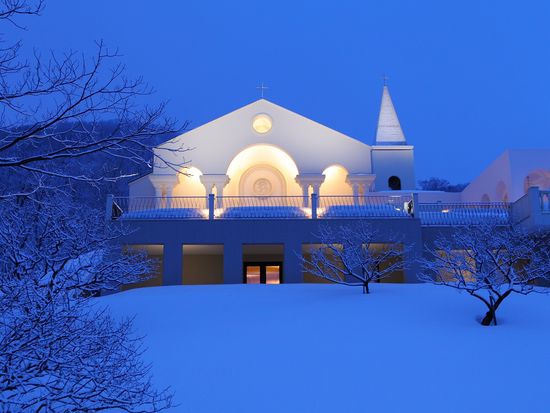 外観雪夜