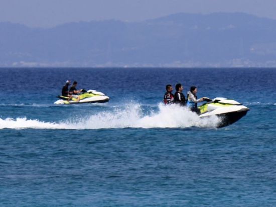 ジェットスキーレンタル 1時間プラン 1～3名で利用しても同じ料金！複数人の参加でお得なプラン＜特殊小型免許要／宜野湾＞