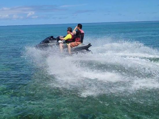 ジェットスキー操船体験&シュノーケリング　免許がなくてもOK！透明度抜群サンゴ礁エリアでシュノーケリングも満喫＜30分／宜野湾＞
