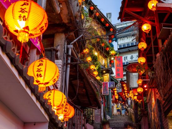 九份 1泊2日ツアー　夜の九份散策＆十分瀑布＆十分散策 ＜京鼎樓昼食付きプランあり／日本語ガイド／台北発 九份にて解散＞