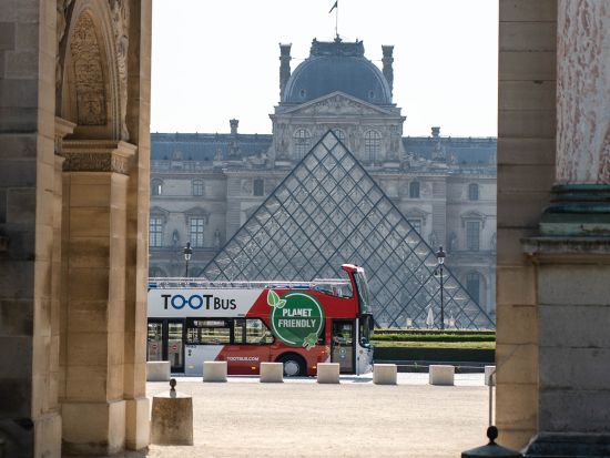 乗り降り自由！サステナブル市内観光バス＋セーヌ川遊覧ボート　パリ街歩きアプリ利用可＜1日券/２日券/3日券＞