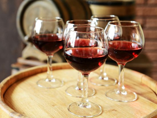 wine_tasting_shutterstock_222583465