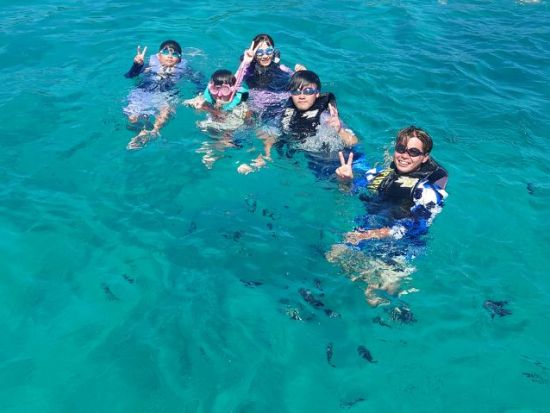 ジェットツーリング　穴場スポットの津堅島や浮原島で自由にジェットスキーを堪能！＜特殊小型船舶免許要／180分／沖縄マリーナ発＞