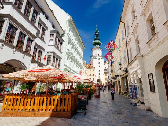 隣国スロバキア観光1日ツアー ブラチスラバ市内観光＋フリータイム＋ドナウ川クルーズ＜英語ガイド／ウィーン発＞