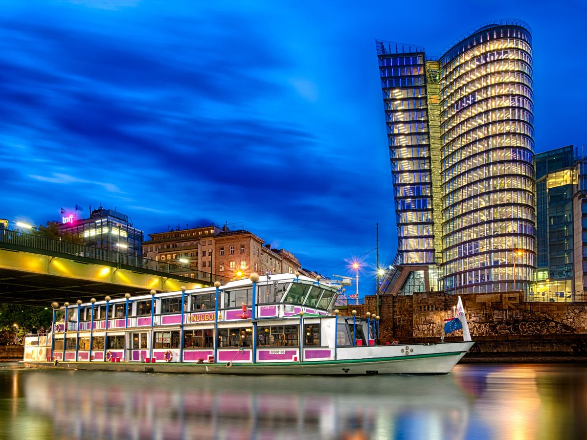 reuge 144弁 ドナウ河の漣 ウィーン気質 ウィーンの森の物語 ウィーン