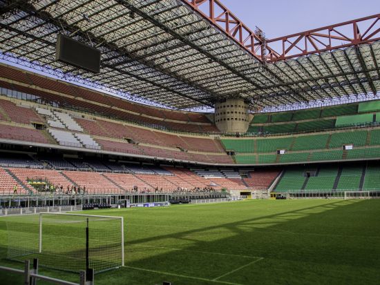 サン・シーロ・スタジアムを見学！日本語ガイドツアー＜ミラノ発＞ by Max Harvest