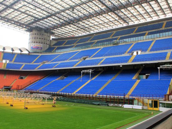 サン・シーロ・スタジアムを見学！日本語ガイドツアー＜ミラノ発＞ by Max Harvest