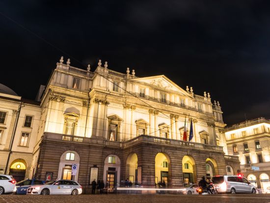 ミラノ・スカラ座オペラ／バレエ　チケット予約 + アペリティーボ体験＜3rdカテゴリ席／日本語ガイド＞