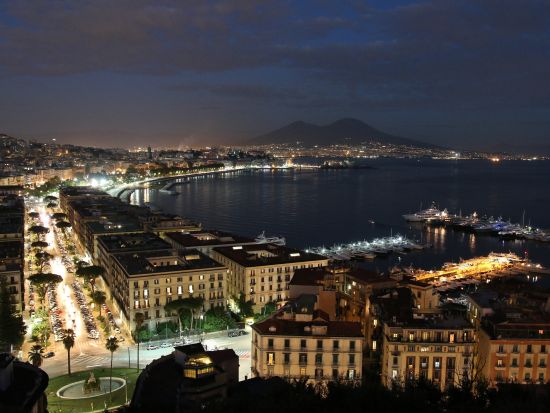 【プライベートツアー】世界三大夜景を鑑賞！ナポリの夜景 3時間観光＜車貸切／ナポリ発＞ by Zenzero