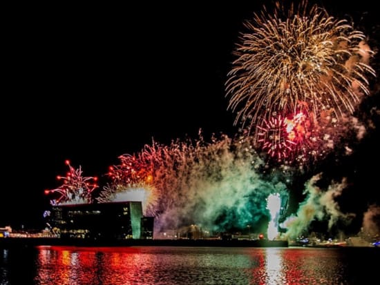 Featured_fireworks_harpa-1024x661