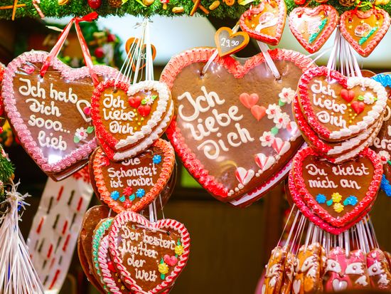 Germany_Christmas_Market_shutterstock_623918438