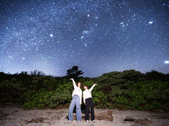 星空フォトツアー　石垣島在住の女性カメラマンが撮影！川平周辺のビーチサイドなどで満点の星空をバックに記念写真を撮ろう＜石垣島＞