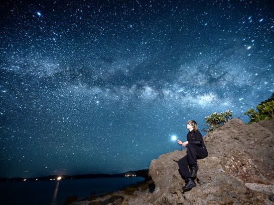 星空フォトツアー　石垣島在住の女性カメラマンが撮影！川平周辺のビーチサイドなどで満点の星空をバックに記念写真を撮ろう＜石垣島＞