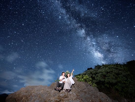 星空フォトツアー　石垣島在住の女性カメラマンが撮影！川平周辺のビーチサイドなどで満点の星空をバックに記念写真を撮ろう＜石垣島＞